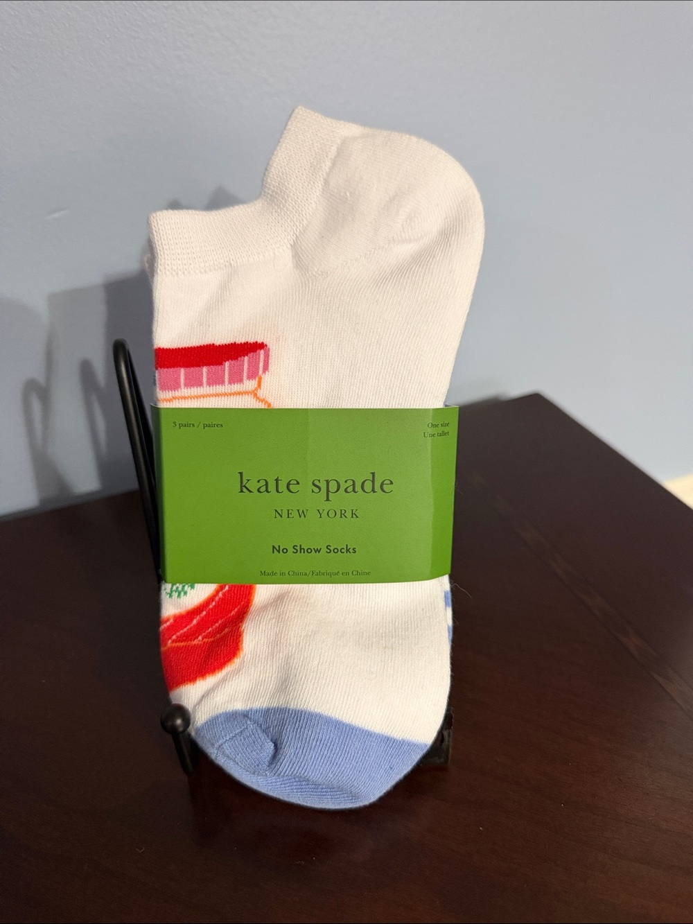 kate spade No-Show Socks White with Red and Light Blue Accents